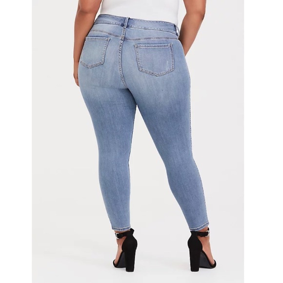 Torrid High-waisted Jegging Skinny Jeans - Picture 2 of 8